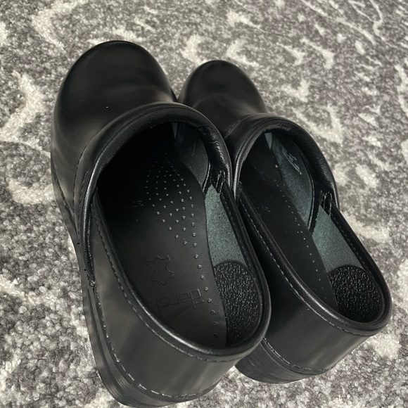 Women’s Black Dansko Clogs - Picture 5 of 6